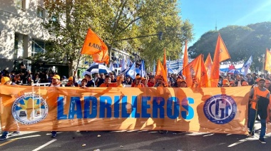 La UOLRA participó de la histórica marcha para defender la Universidad Pública