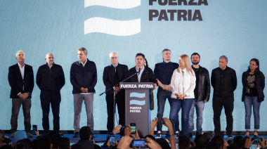 Kicillof habló con la militancia en el búnker de Fuerza Patria