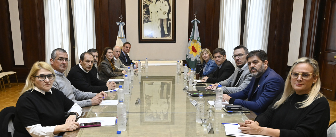 Kicillof y Cuattromo firmaron convenios con municipios para la compra de bienes de capital