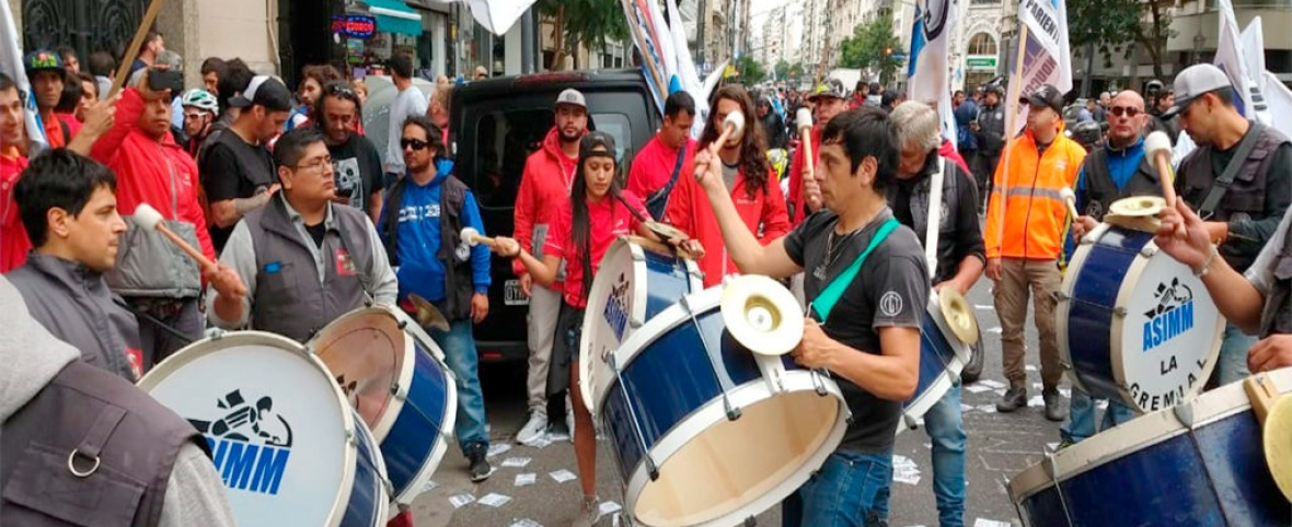 ASIMM rechaza la compra de PedidosYa por Uber y denuncia "monopsonio laboral"