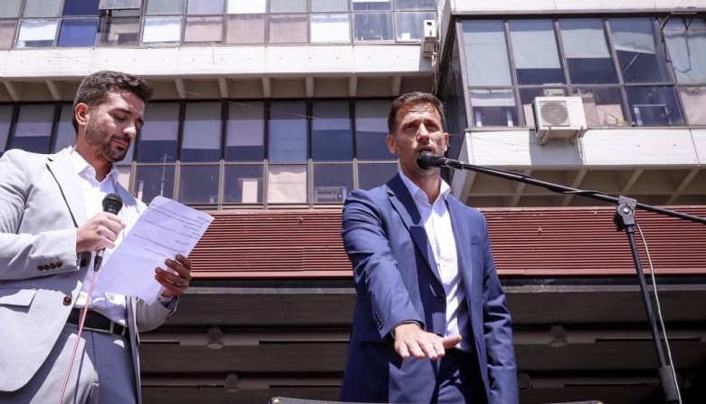Julián Álvarez juró como intendente de Lanús
