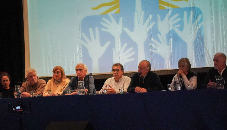 Lanzan "Cabildos Abiertos", un espacio de lucha "contra la deuda y el hambre"