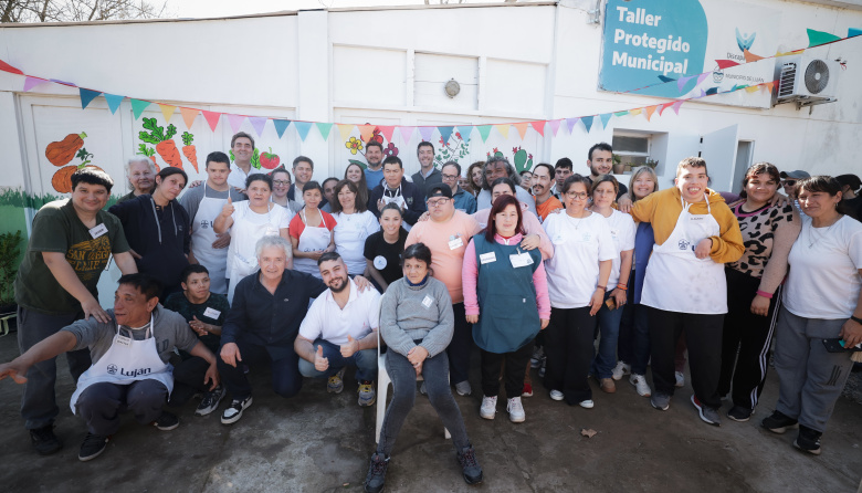 Kicillof visitó un espacio de inclusión laboral para personas con discapacidad en Luján