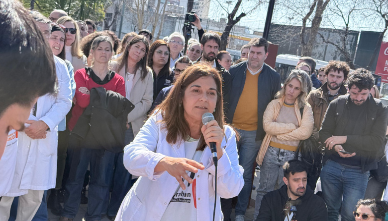 Garrahan: Profesionales y Técnicos convocan a "caravana y ruidazo" desde el Congreso a la residencia de Olivos