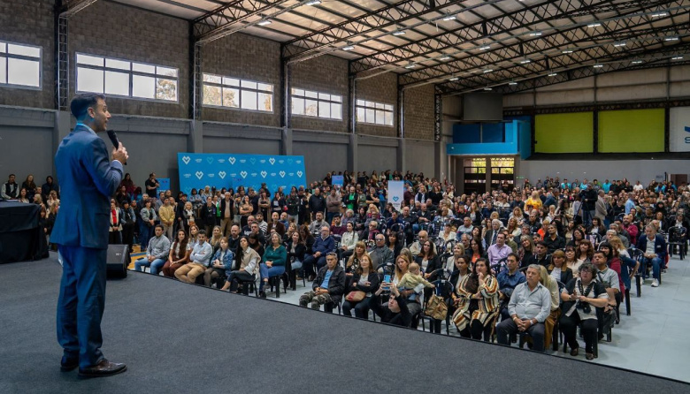 Julián Álvarez distinguió a más de 200 Municipales de Lanús