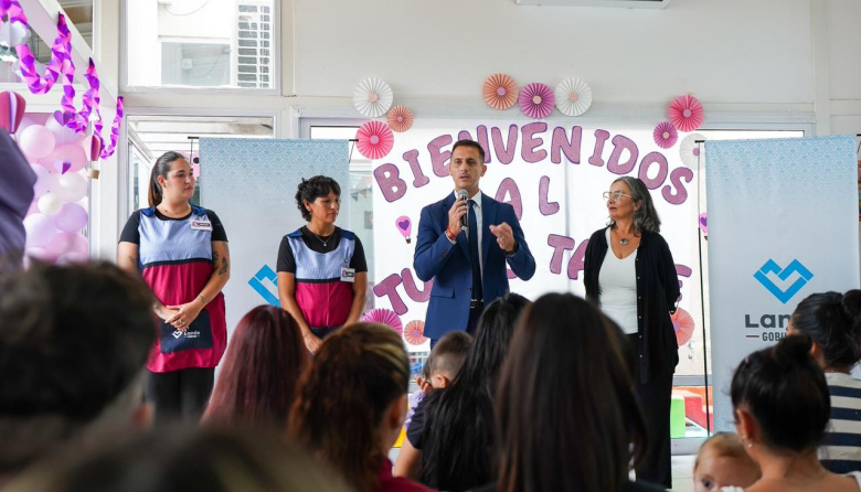 Julián Álvarez acompañó el acto de inicio de clases del CDI Néstor Kirchner