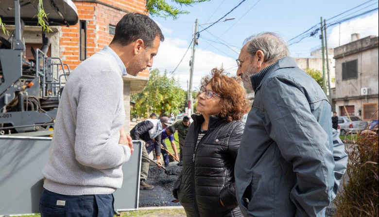 Julián Álvarez supervisó el avance de obras de repavimentación