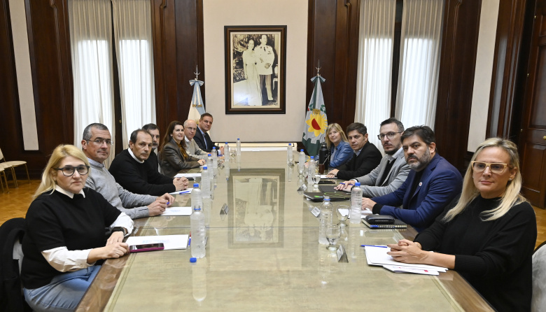 Kicillof y Cuattromo firmaron convenios con municipios para la compra de bienes de capital
