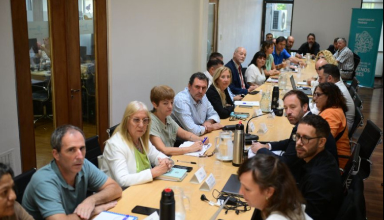 La Provincia ofreció a los gremios docentes un aumento salarial del 7 por ciento escalonado en julio y agosto