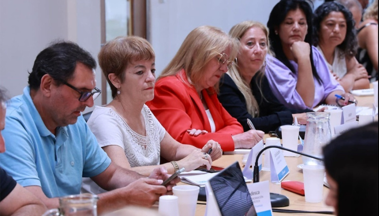 La Provincia y gremios docentes acordaron aumento salarial del 7 por ciento