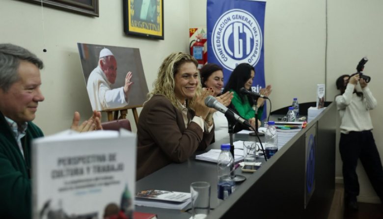 En la CGT se presentó un libro sobre las transformaciones del mundo laboral