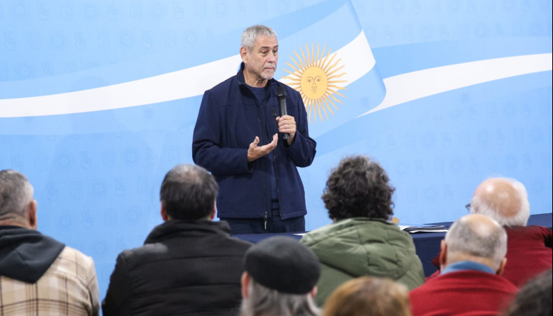 Ferraresi llevó sus propuestas a vecinos y dirigentes de San Nicolás y Zárate