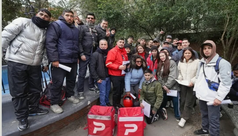 Diputados de Unión por la Patria y trabajadores de aplicaciones presentaron un proyecto de Ley para regular el trabajo en plataformas digitales