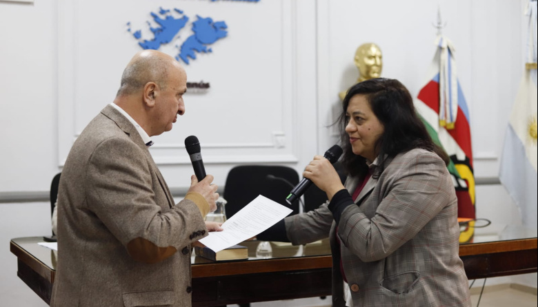 Cynthia Rossetti juró como concejala del HCD Lanús