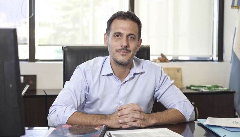 Julián Álvarez defendió la gestión y cruzó a los que "vandalizaron" obras y casas del distrito