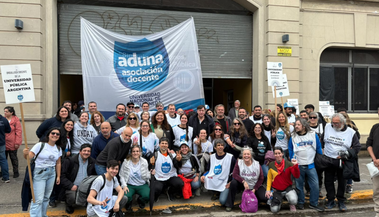 "Hasta que la ley se cumpla", ADUNA fue parte de la quinta Marcha Federal Universitaria.