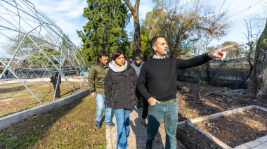 Julián Álvarez y la ministra Daniela Vilar recorrieron las nuevas obras en el Parque Ambiental de Lanús
