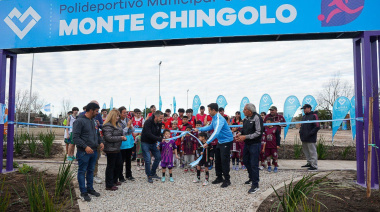 Álvarez y Decuzzi inauguraron el Polideportivo Municipal Monte Chingolo