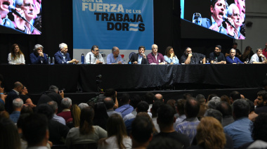 Kicillof: "En octubre vamos a llenar el Congreso nacional de compañeros que defiendan los derechos de nuestro pueblo"