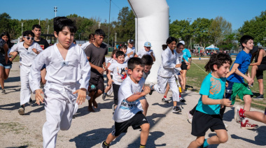 Miles de vecinos y vecinas celebraron el 81º aniversario de Lanús en el Parque Central Las Colonias