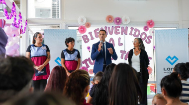 Julián Álvarez acompañó el acto de inicio de clases del CDI Néstor Kirchner