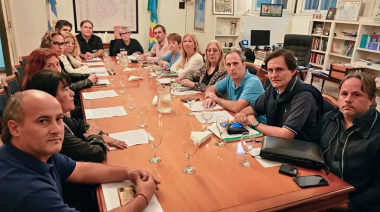 El Frente de Unidad Docente mantuvo una reunión con funcionarios bonaerenses ante la violencia digital y retos virales
