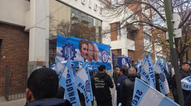 Crisis en el sector metalúrgico: la UOM marchó contra 52 despidos en la histórica planta de Apholos