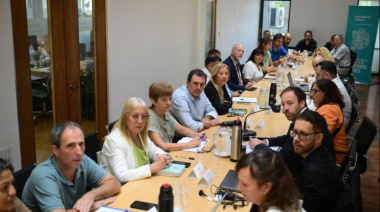 La Provincia ofreció a los gremios docentes un aumento salarial del 7 por ciento escalonado en julio y agosto
