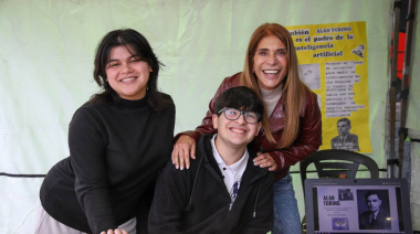 Magdalena Sierra entregó 3800 netbooks a estudiantes que finalizan el secundario
