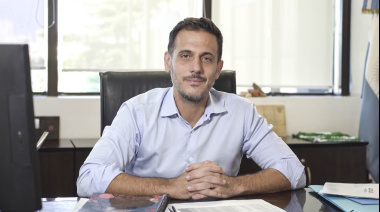 Julián Álvarez defendió la gestión y cruzó a los que "vandalizaron" obras y casas del distrito