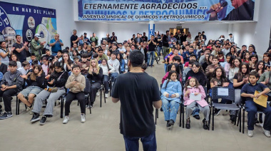 Químicos y Petroquímicos reconocieron a hijas e hijos de afiliados por su desempeño escolar