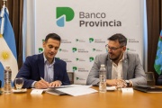 Julián Álvarez firmó convenio con Provincia Leasing: nuevas maquinarias para mejorar espacios y servicios de Lanús