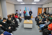 Gray firmó el pase a planta permanente de 30 trabajadores y trabajadoras