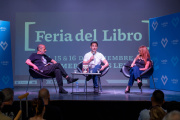 Julián Álvarez recorrió una nueva edición de la Feria del Libro de Lanús