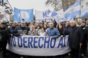 Kicillof participó de la movilización en rechazo al proyecto de Ley de Inviolabilidad de la Propiedad Privada
