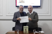 "San Martín en persona": Daniel Miguez presentó su libro en el HCD Lanús y fue declarado Vecino Destacado